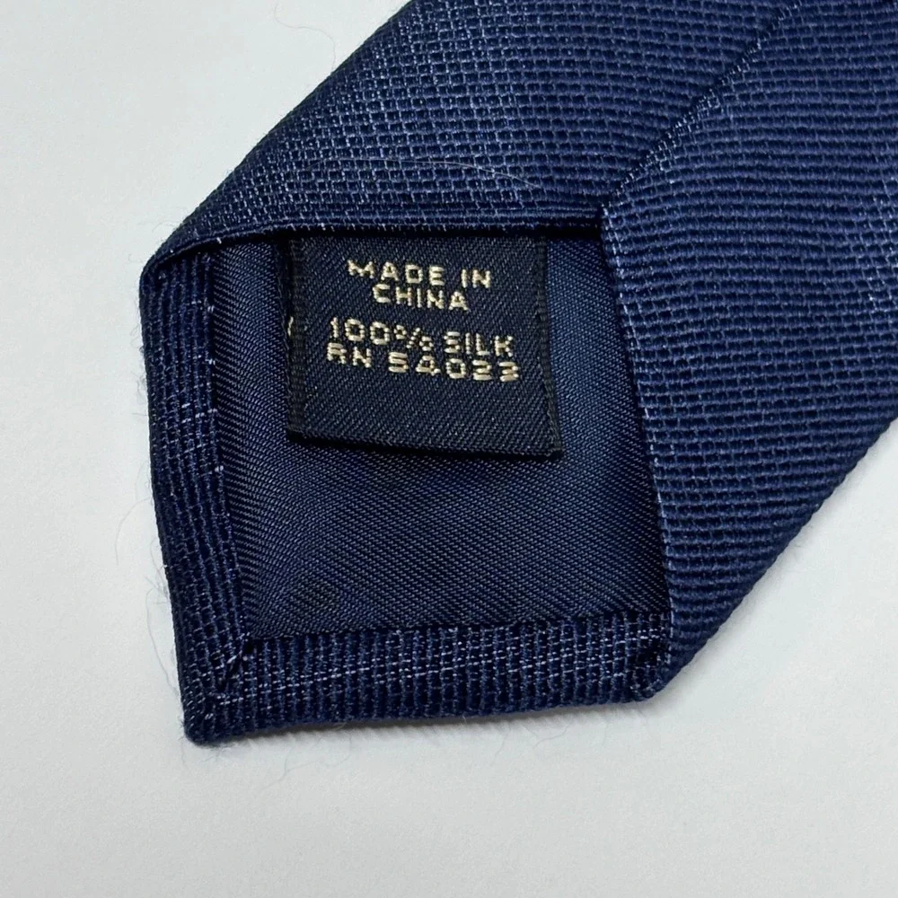 Banana Republic Necktie Mens OS Navy Blue 100% Silk Textured Solid Formal Preppy